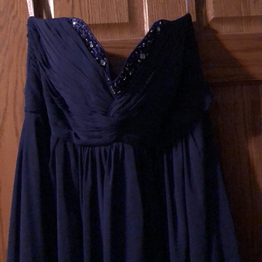 Strapless purple dress with bust design